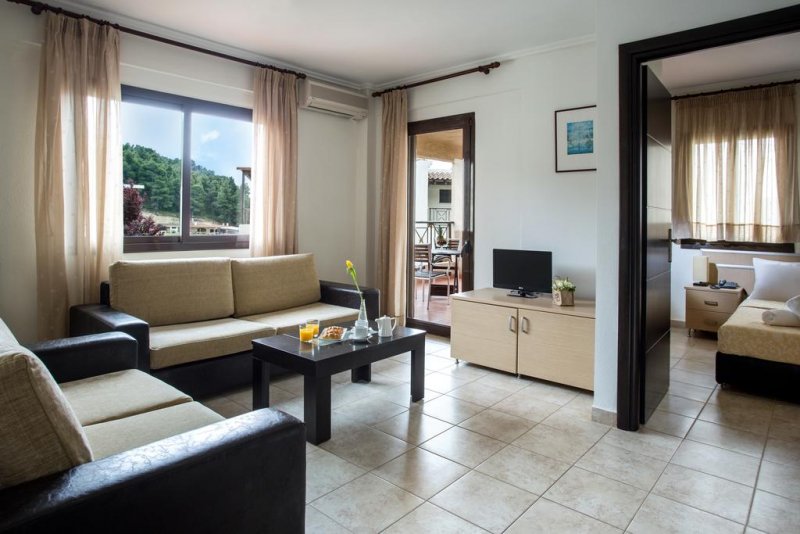 Elani Bay Resort - Снимка 10