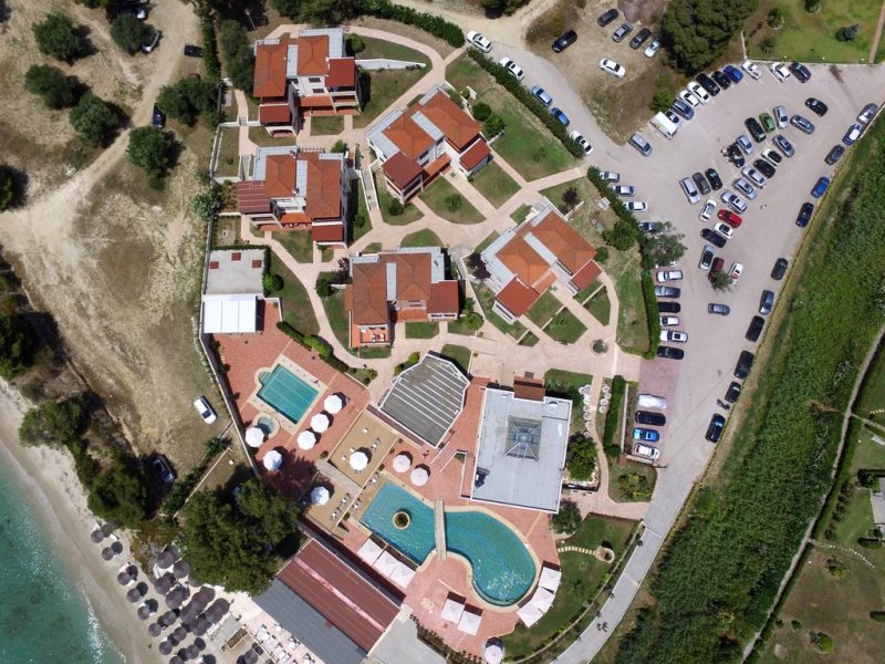 Elani Bay Resort - Снимка 1