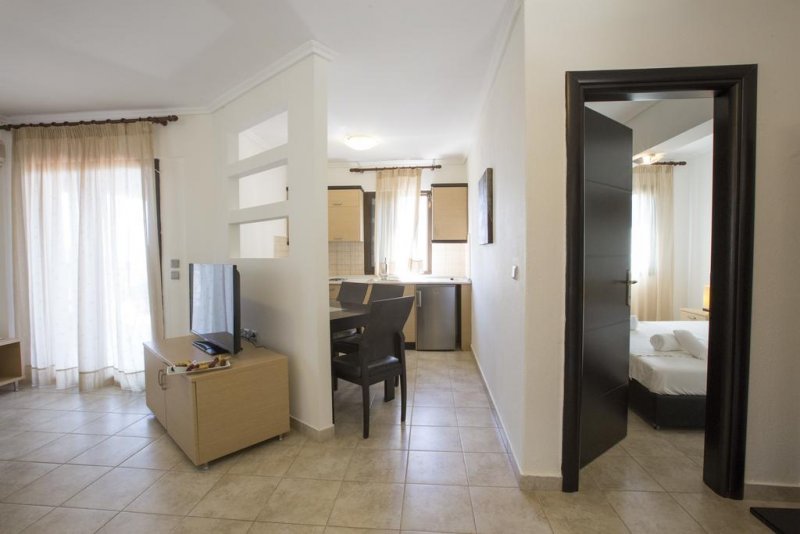 Elani Bay Resort - Снимка 4