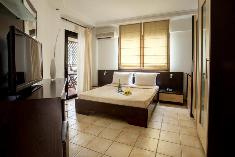 Elani Bay Resort - Снимка 9