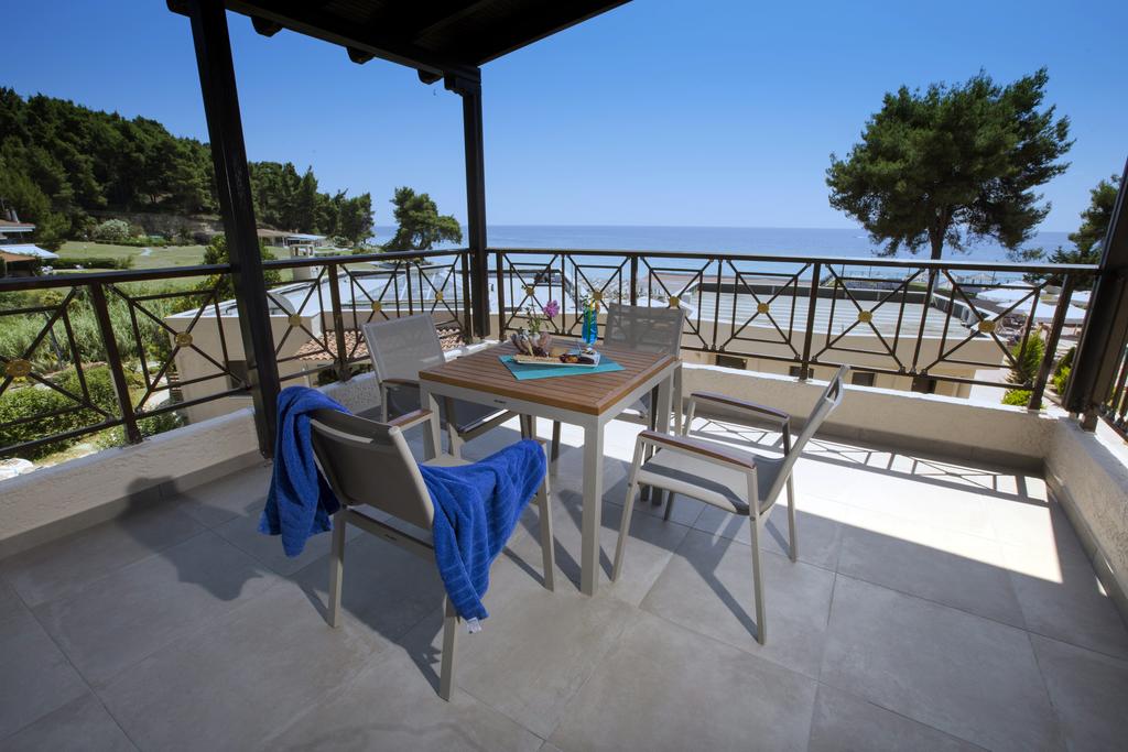 Ранни резервации: 3 нощувки със закуски и вечери в хотел Elani Bay Resort 4*, Халкидики, Гърция през Май и Юни! - Снимка 38