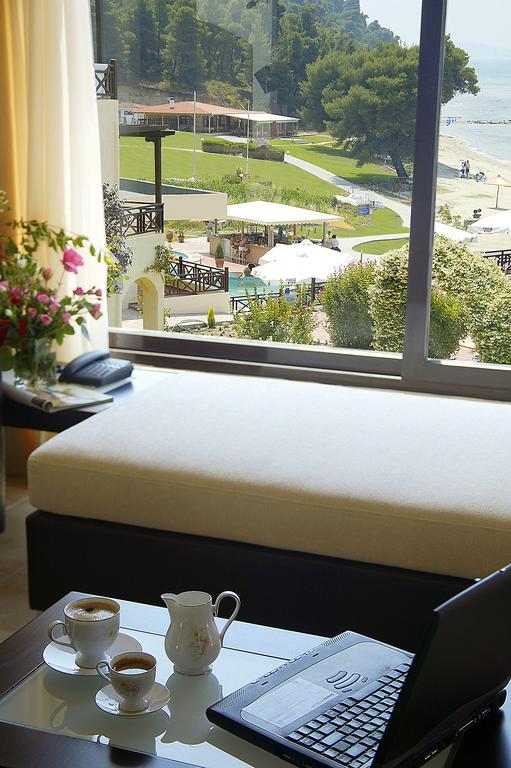 Ранни резервации: 3 нощувки със закуски и вечери в хотел Elani Bay Resort 4*, Халкидики, Гърция през Май и Юни! - Снимка 25