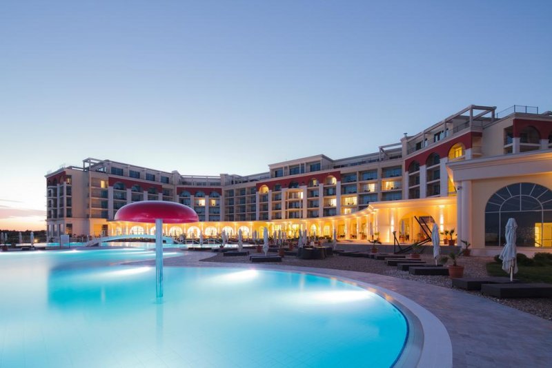 Лайтхаус Голф & СПА Хотел - Снимка 10