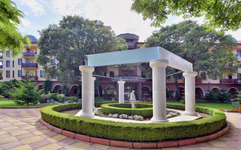 Естрея Резидънс Хотел и СПА - Снимка 9