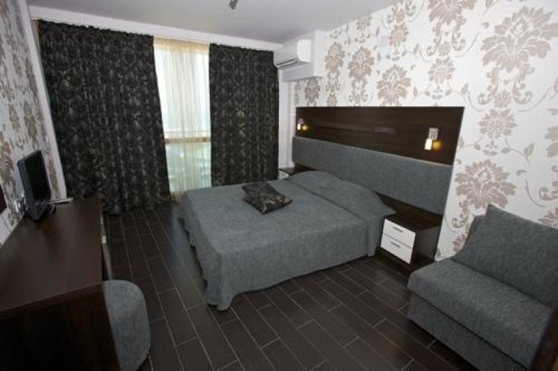 Апартаменти Бриз Бийч - Снимка 4