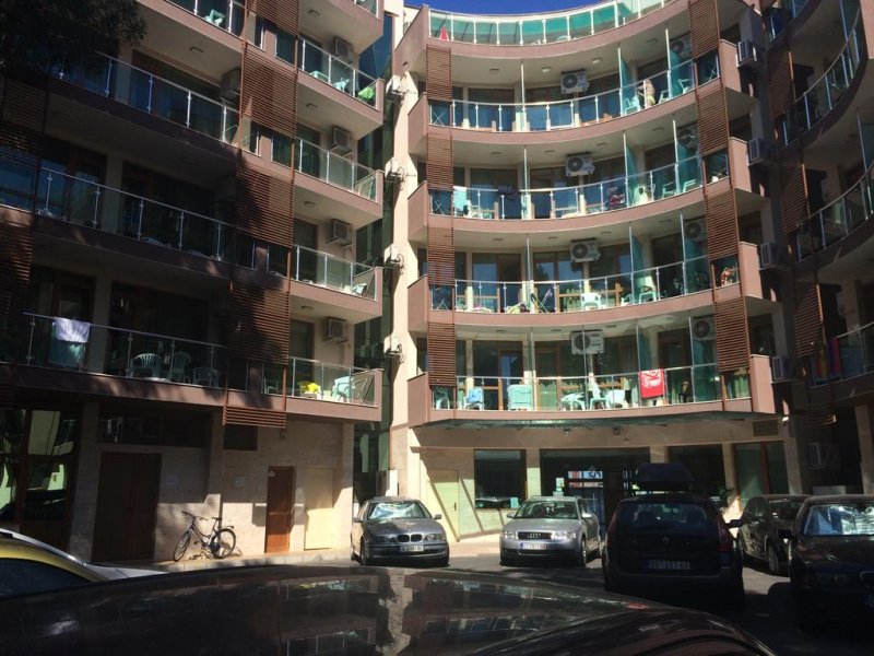 Апартаменти Бриз Бийч - Снимка 10