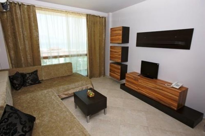 Апартаменти Бриз Бийч - Снимка 4