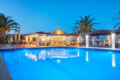 Iris Hotel   - Снимка 1