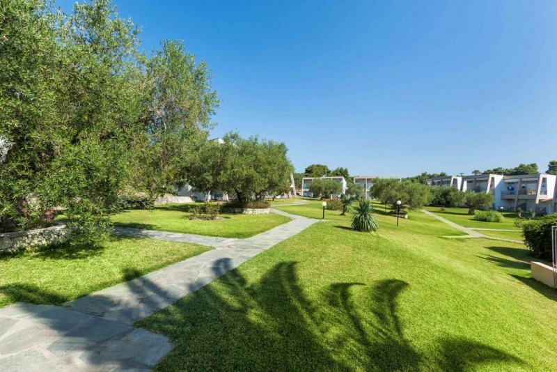 Iris Hotel   - Снимка 11