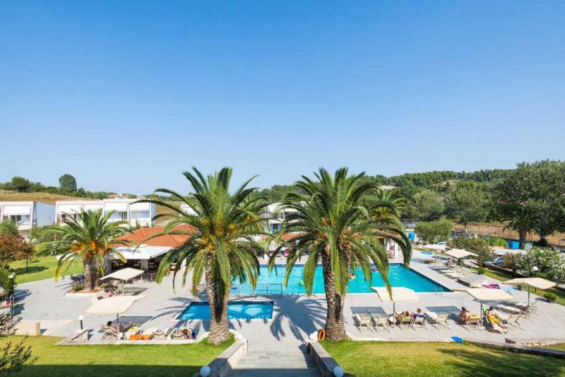 Iris Hotel   - Снимка 3