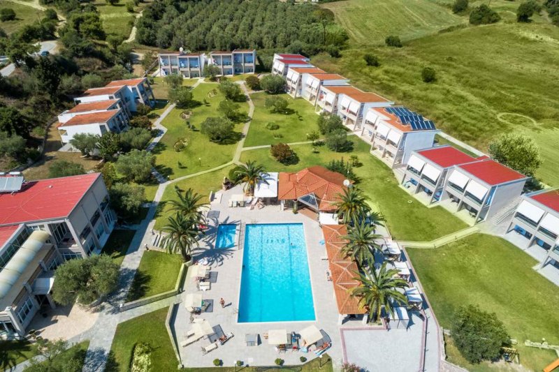 Iris Hotel   - Снимка 9