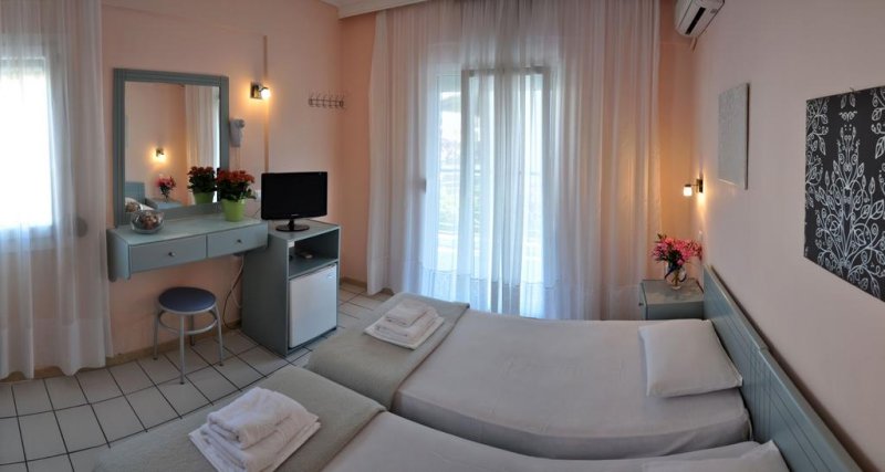 Sun Hotel - Снимка 2