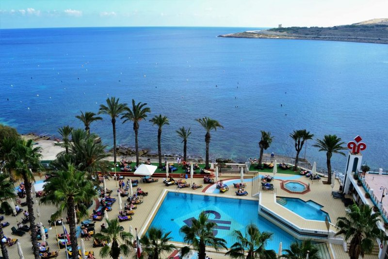 Qawra Palace Hotel - Снимка 1