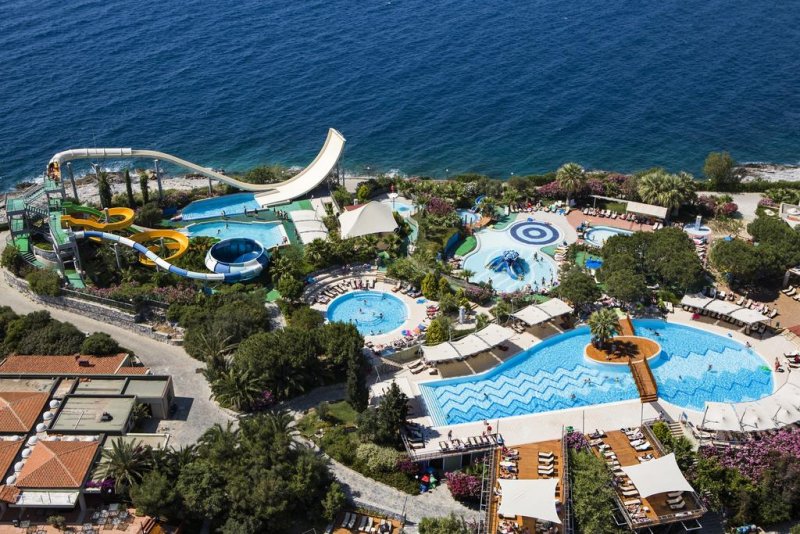Pine Bay Holiday Resort - Снимка 0