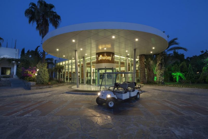 Pine Bay Holiday Resort - Снимка 3