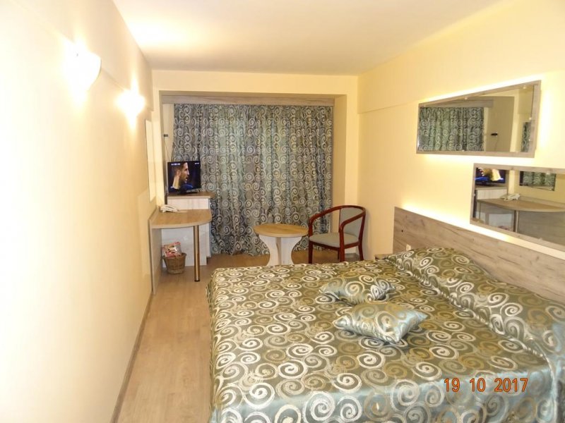 Хотел Виктория - Снимка 1