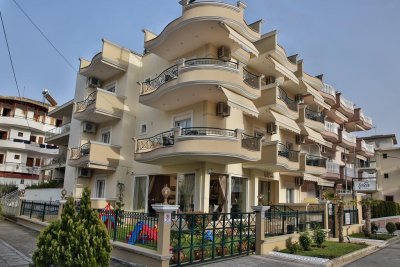 Irida Apartments - Снимка 1