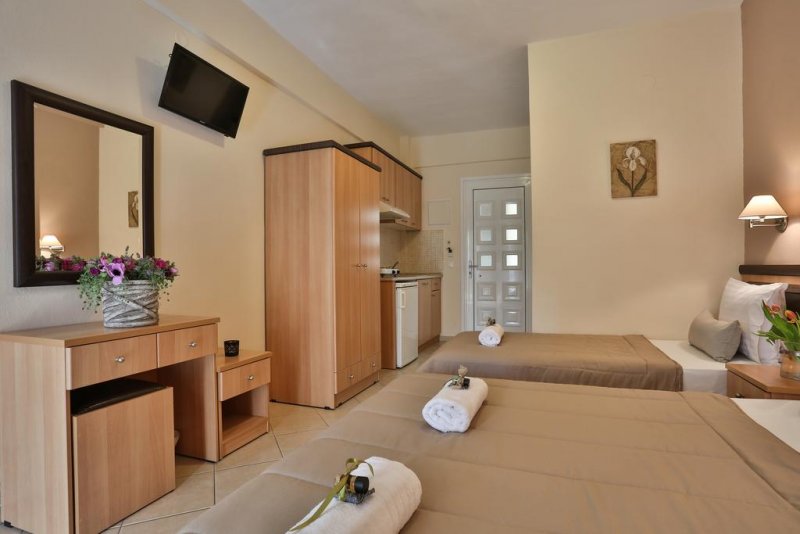 Irida Apartments - Снимка 7