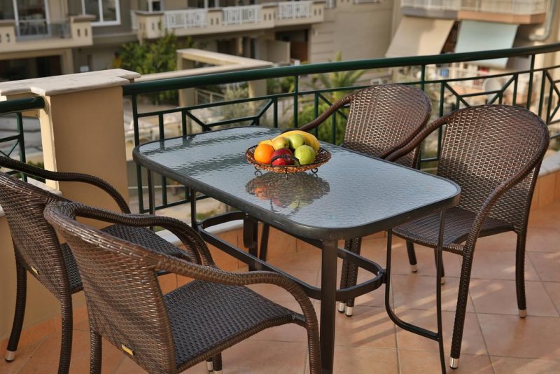 Irida Apartments - Снимка 1
