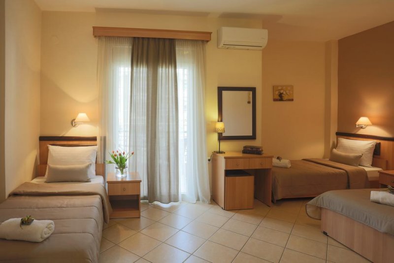 Irida Apartments - Снимка 2
