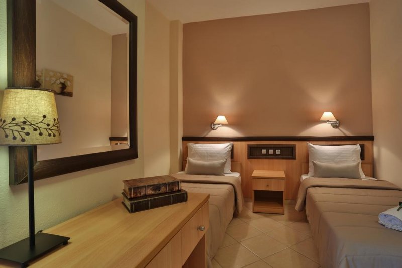 Irida Apartments - Снимка 4