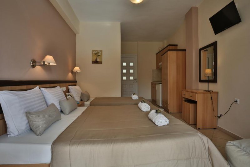 Irida Apartments - Снимка 1