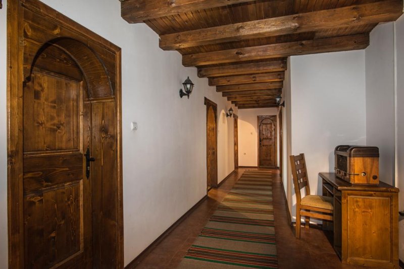 Комплекс Костадиновите къщи - Снимка 1