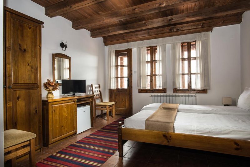 Комплекс Костадиновите къщи - Снимка 11