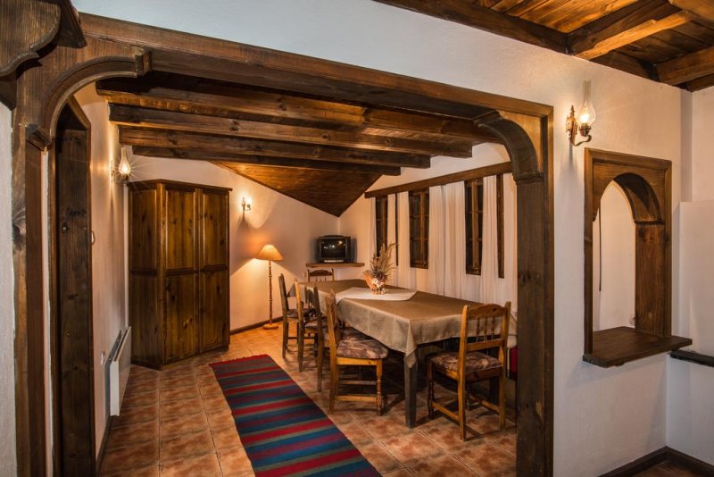 Комплекс Костадиновите къщи - Снимка 4