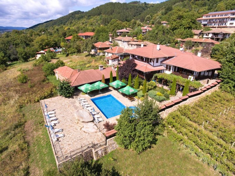 Комплекс Костадиновите къщи - Снимка 5