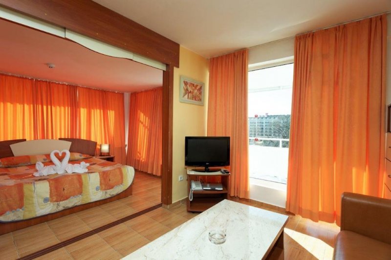 Хотел Плиска - Снимка 1