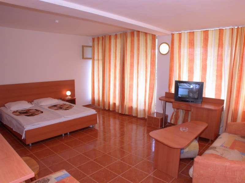 Хотел Плиска - Снимка 9