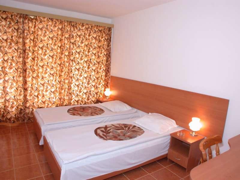 Хотел Плиска - Снимка 10