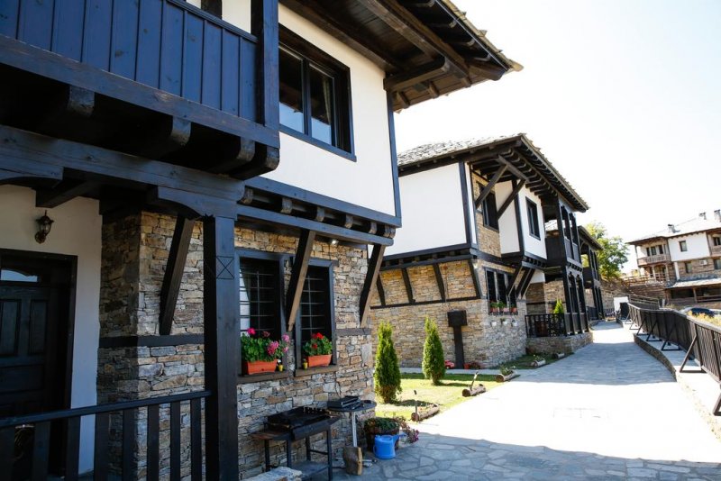 Комплекс Трите къщи - Снимка 4