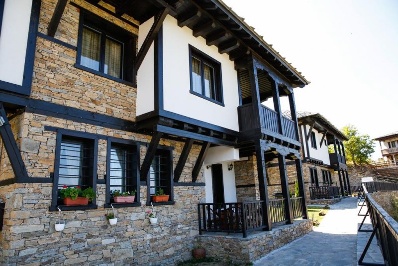 Комплекс Трите къщи - Снимка 10