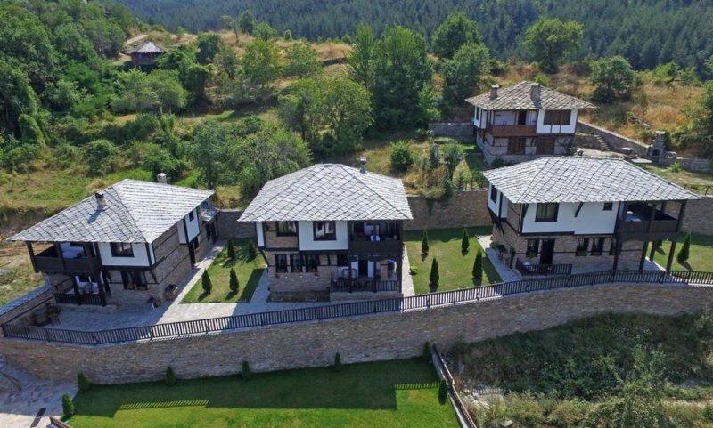 Комплекс Трите къщи - Снимка 10