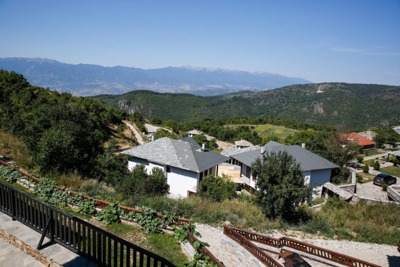 Комплекс Трите къщи - Снимка 3