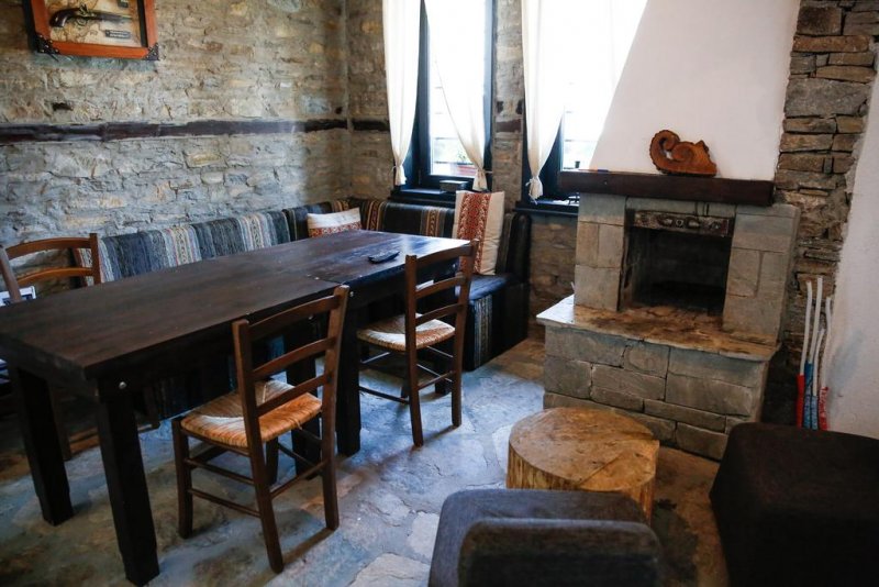 Комплекс Трите къщи - Снимка 8