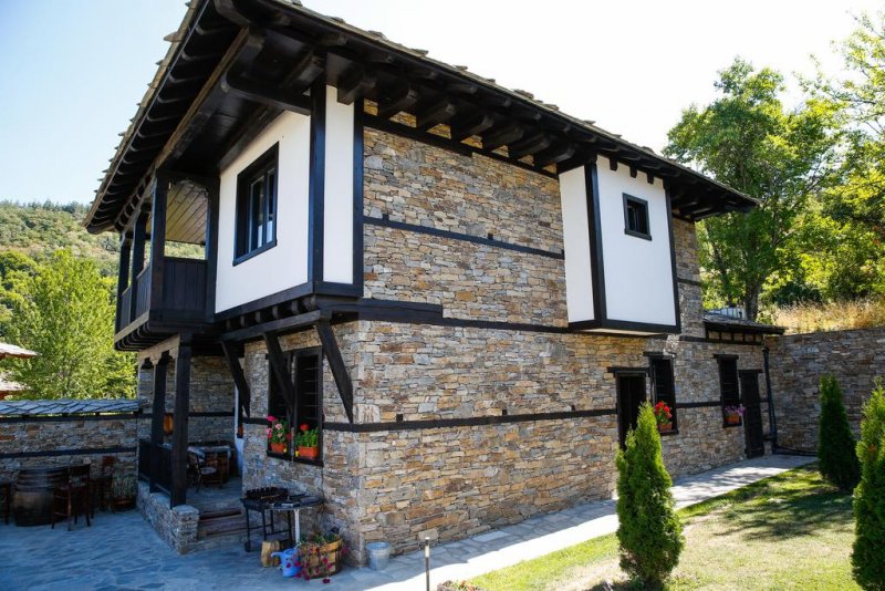 Комплекс Трите къщи - Снимка 7