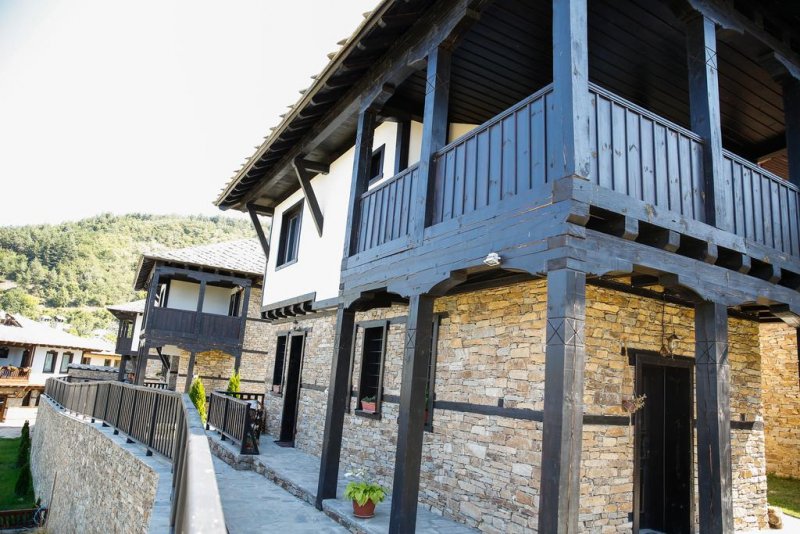 Комплекс Трите къщи - Снимка 11