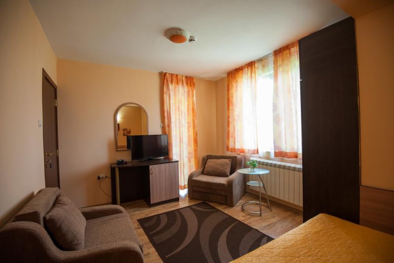 Семеен хотел Лидия - Снимка 1