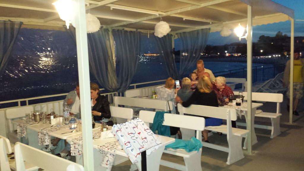 Майски празници на първа линия в Несебър. 2 или 3 нощувки на човек със закуски и вечери* в хотел Евридика - Снимка 21