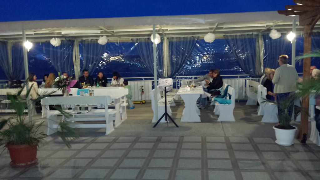 Майски празници на първа линия в Несебър. 2 или 3 нощувки на човек със закуски и вечери* в хотел Евридика - Снимка 8