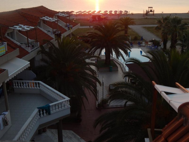 Rihios Hotel - Снимка 11