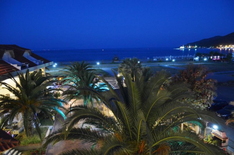 Rihios Hotel - Снимка 11