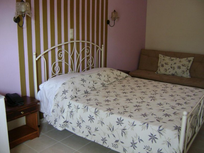 Rihios Hotel - Снимка 10