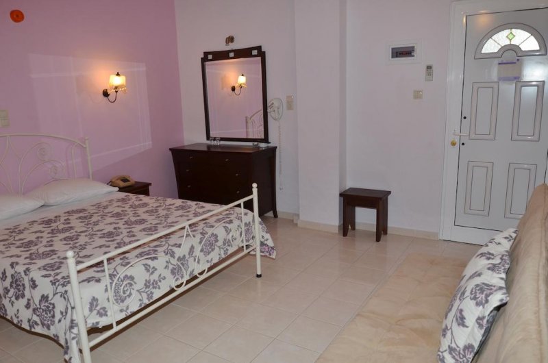 Rihios Hotel - Снимка 8