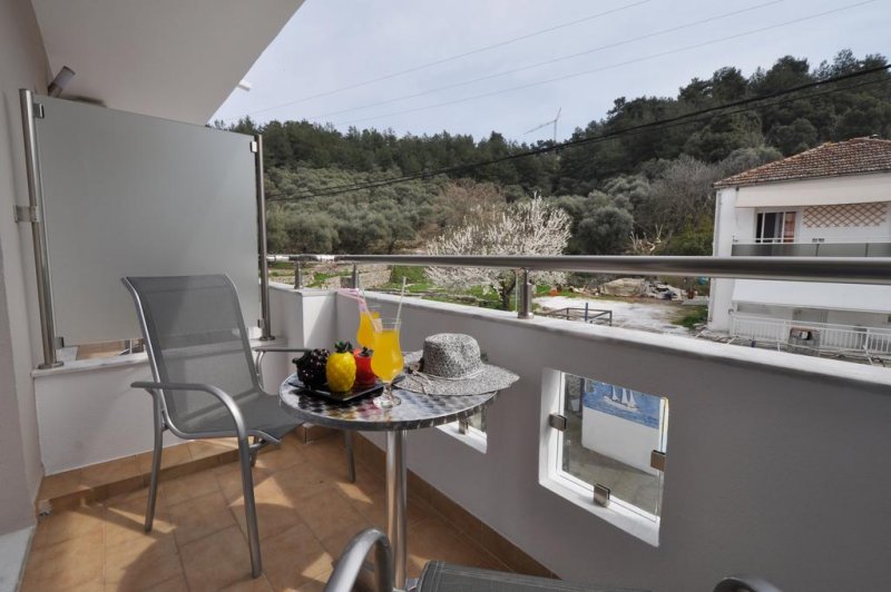 Green View Apartments - Снимка 1