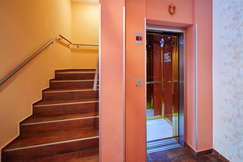 Хотел Св.Св. Петър и Павел - Снимка 9