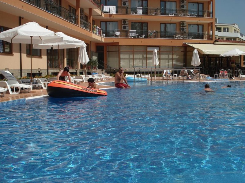 Хепи Апарт Хотел и СПА - Снимка 4